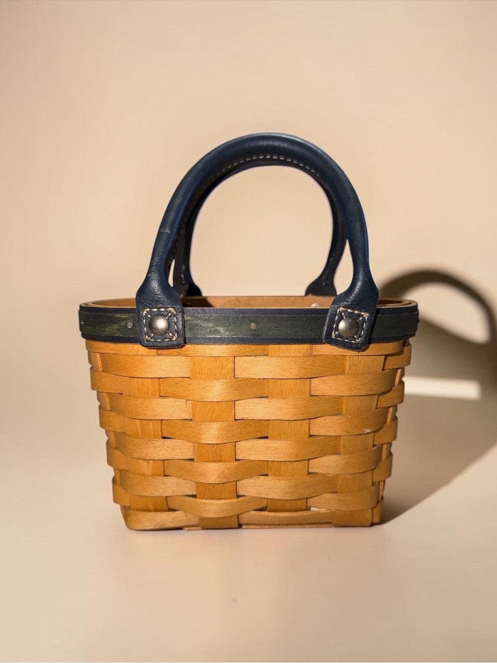 VINTAGE Collectors Club Renewal Mini Purse Basket 2005